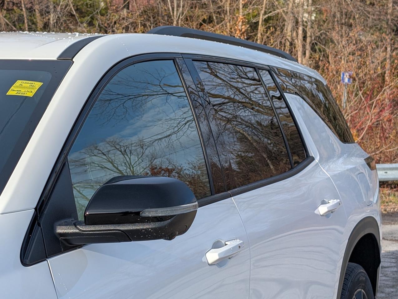 2026 Chevrolet Traverse LT Photo2