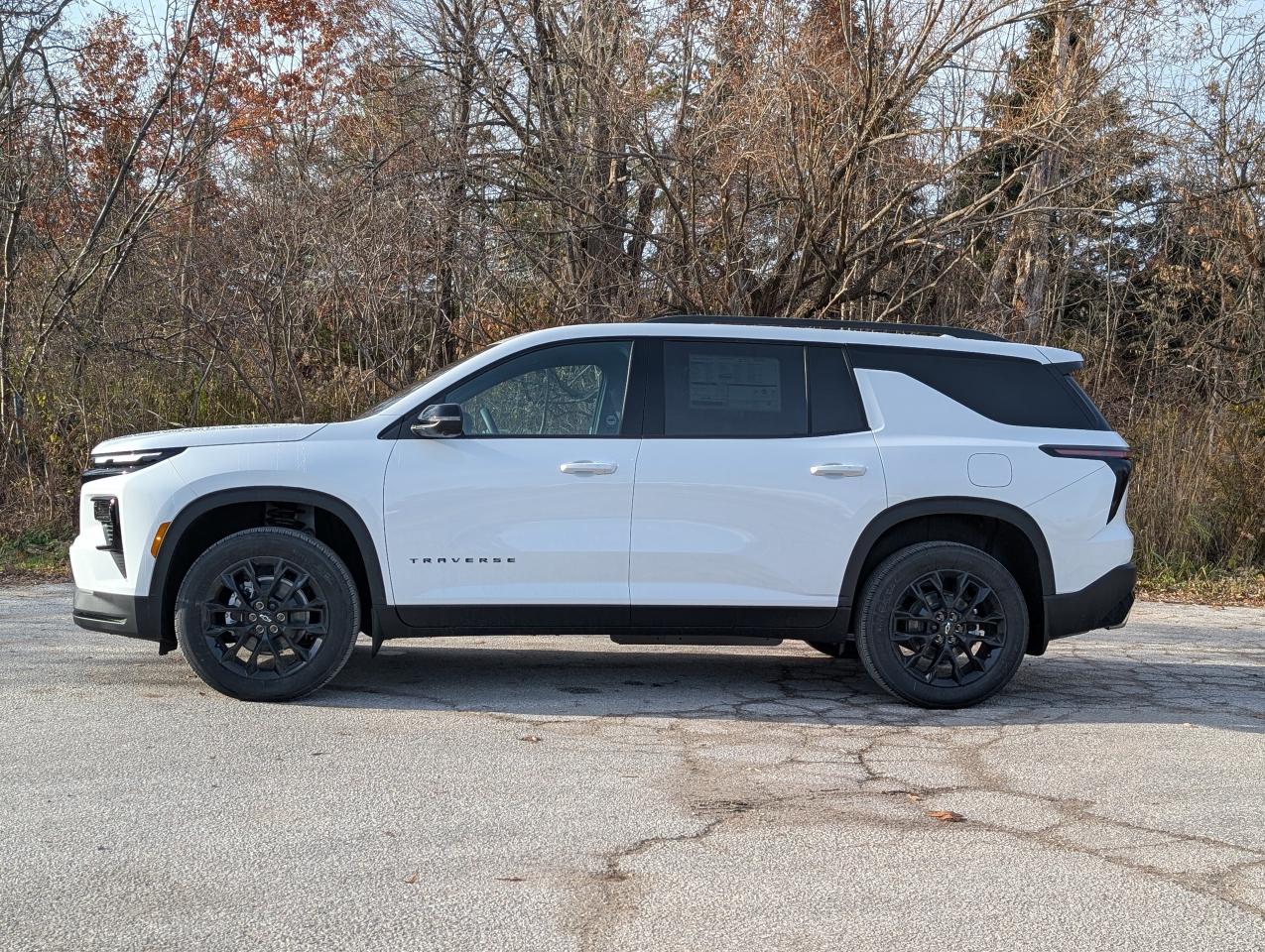 2026 Chevrolet Traverse LT Photo3