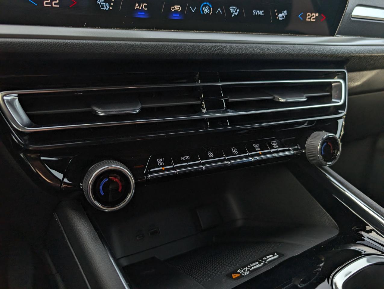 2026 Chevrolet Traverse LT Photo