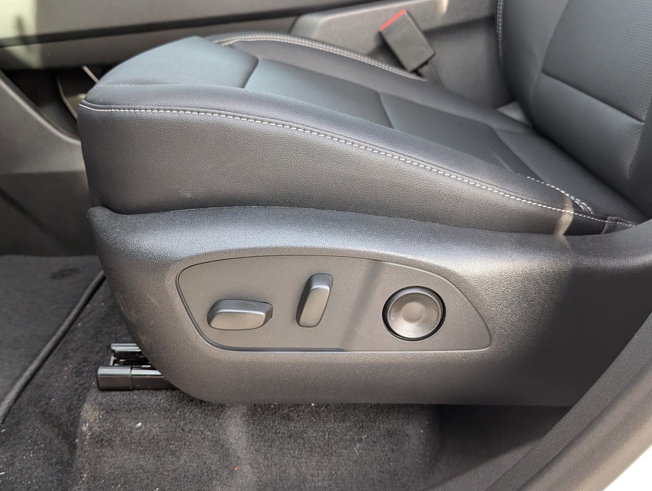 2026 Chevrolet Traverse LT Photo