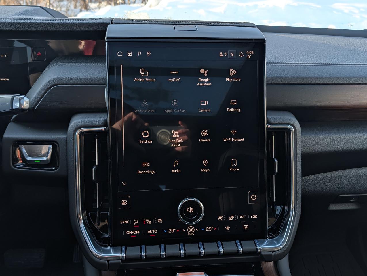 2026 GMC Yukon Denali Photo