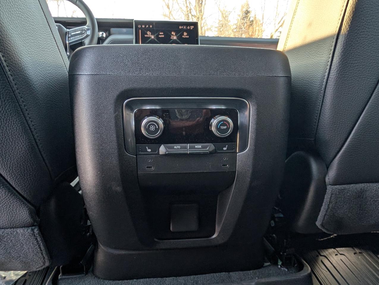 2026 GMC Yukon Denali Photo