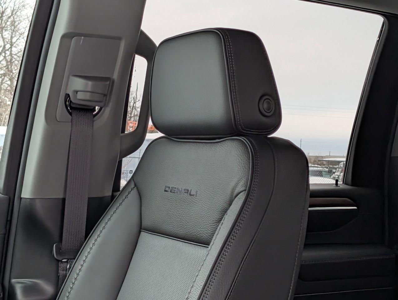 2026 GMC SIERRA 2500HD DENALI Photo