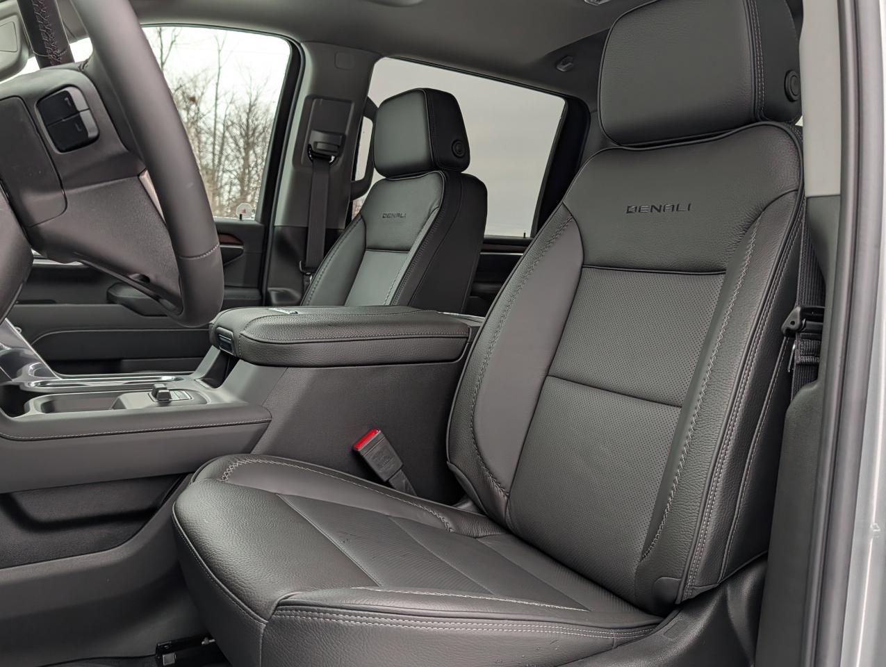 2026 GMC SIERRA 2500HD DENALI Photo