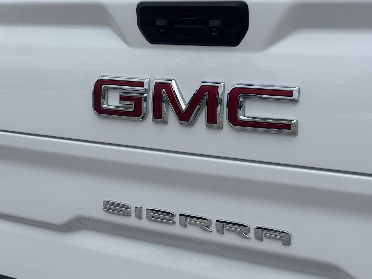 2026 GMC Sierra 1500 AT4X Photo
