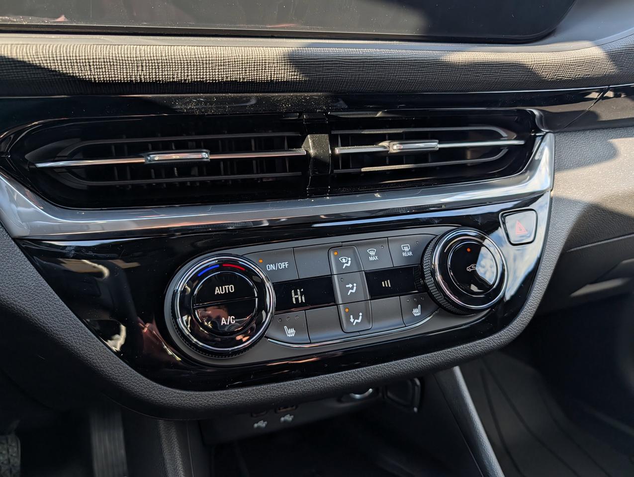 2026 Buick Envista Sport Touring Photo