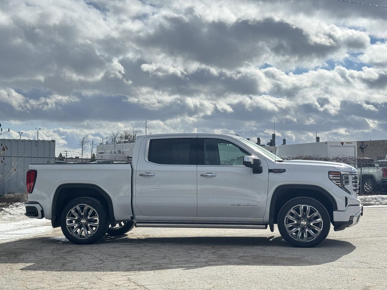 2026 GMC Sierra 1500 Denali Photo4