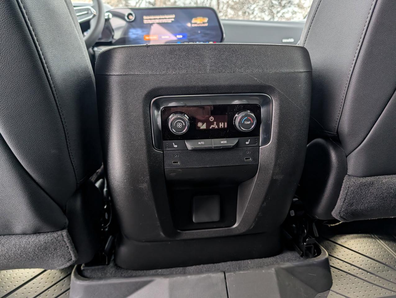 2026 Chevrolet Suburban High Country Photo