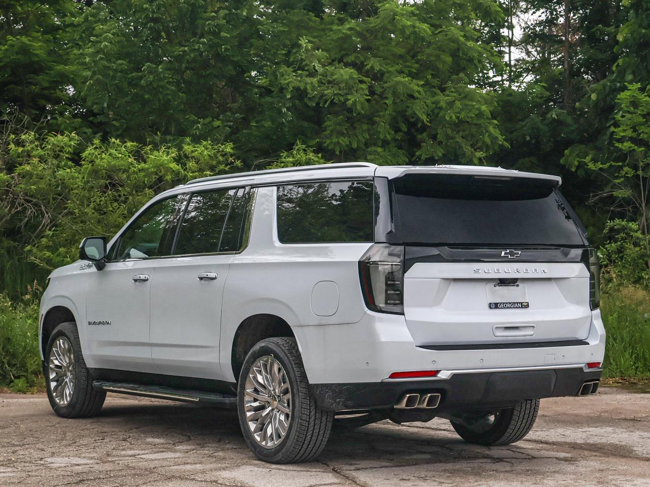 2026 Chevrolet Suburban High Country Photo