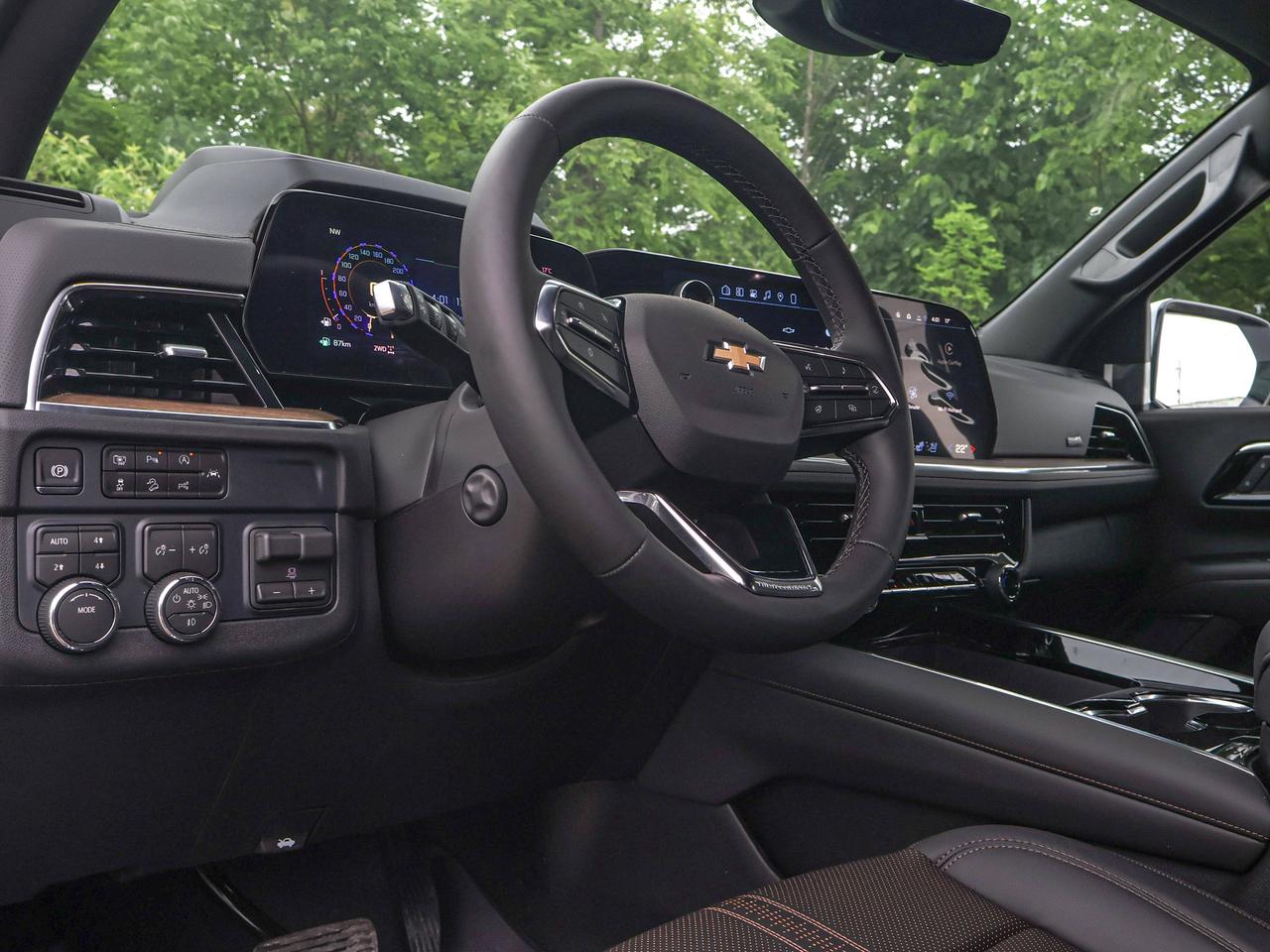 2026 Chevrolet Suburban High Country Photo