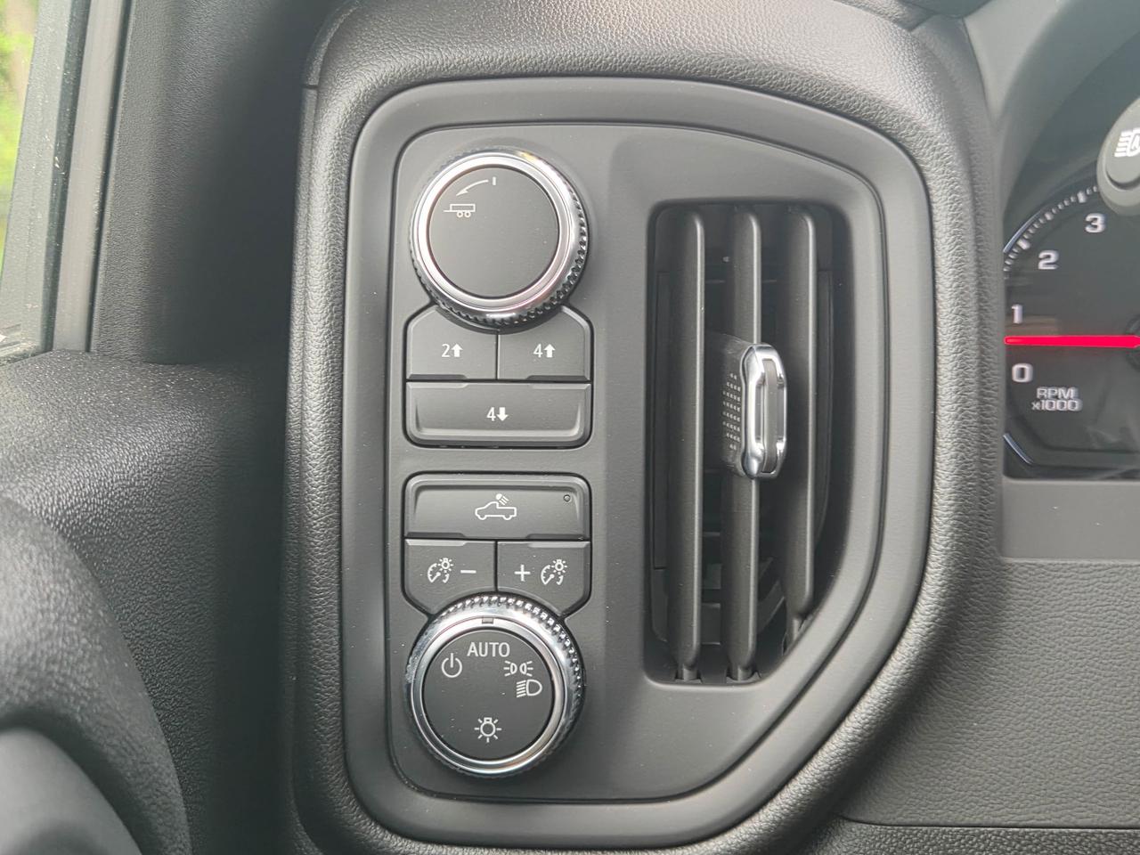2026 GMC SIERRA 2500HD Pro Photo
