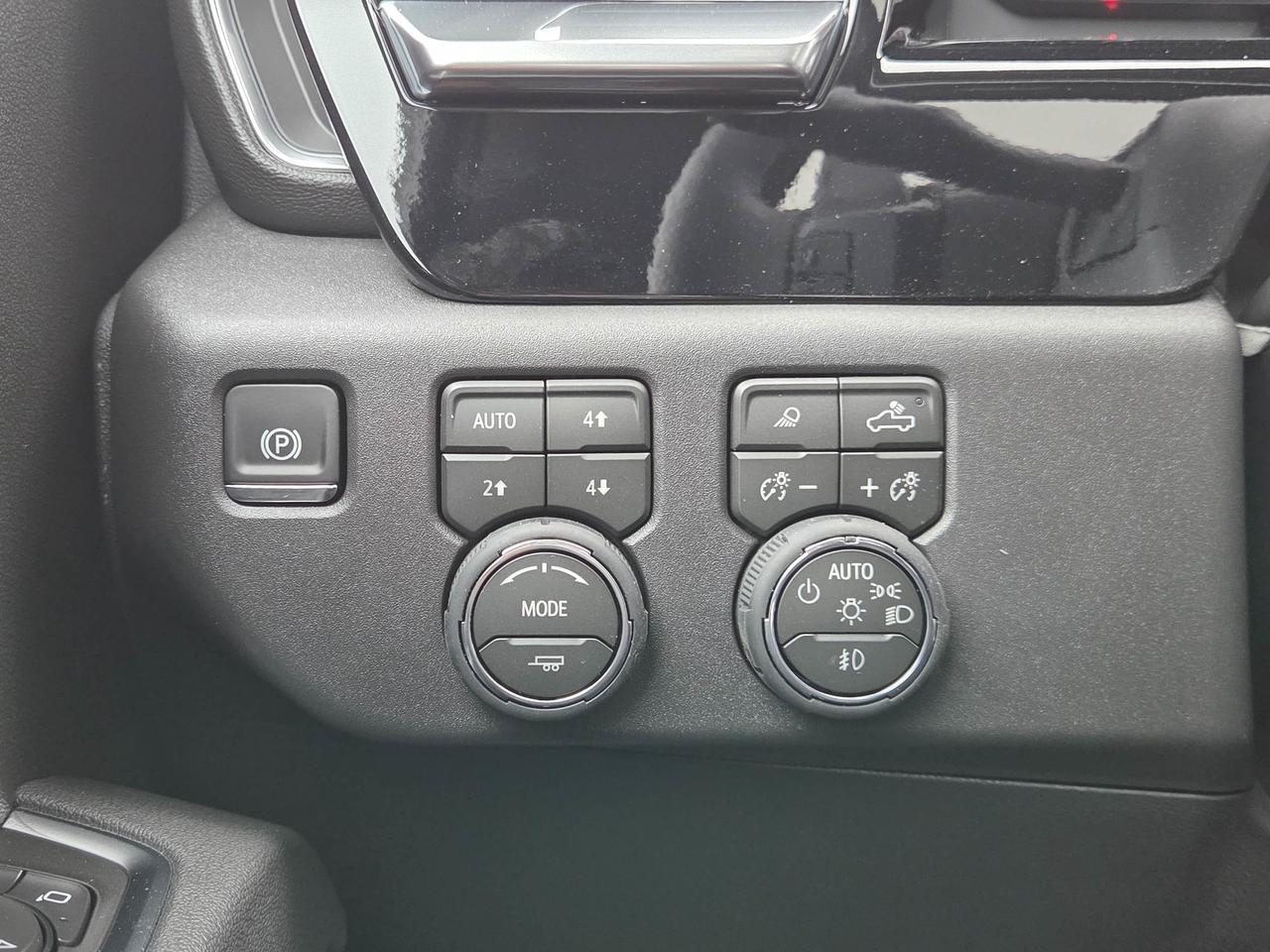 2026 Chevrolet Silverado 1500 RST Photo