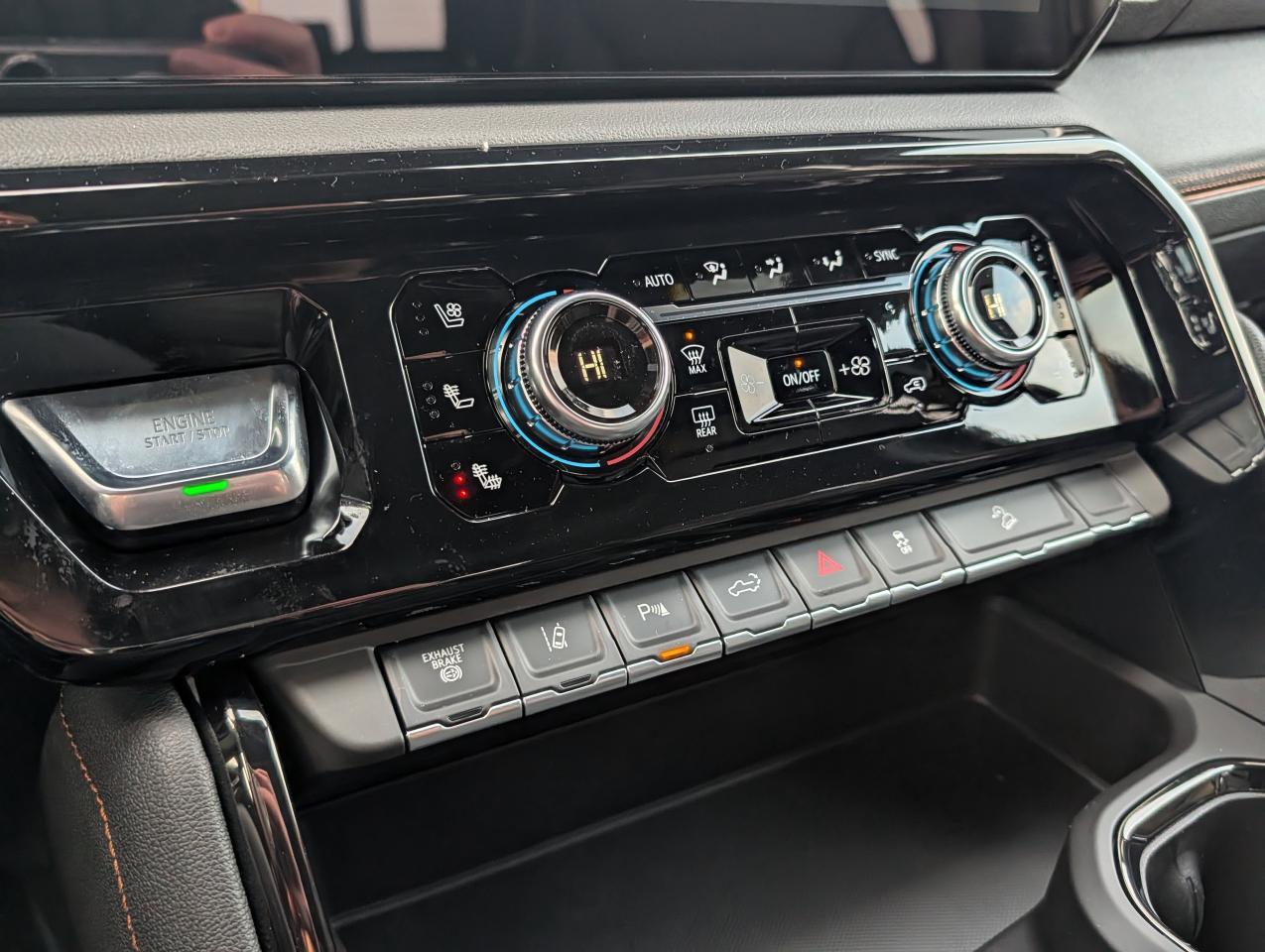 2026 GMC SIERRA 2500HD AT4 Photo