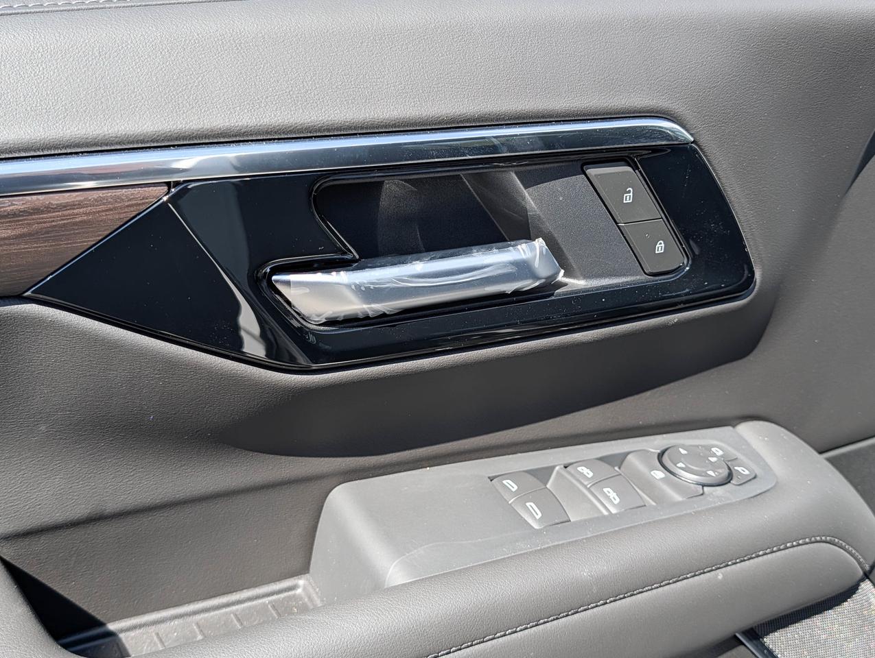 2026 Chevrolet Tahoe LS Photo