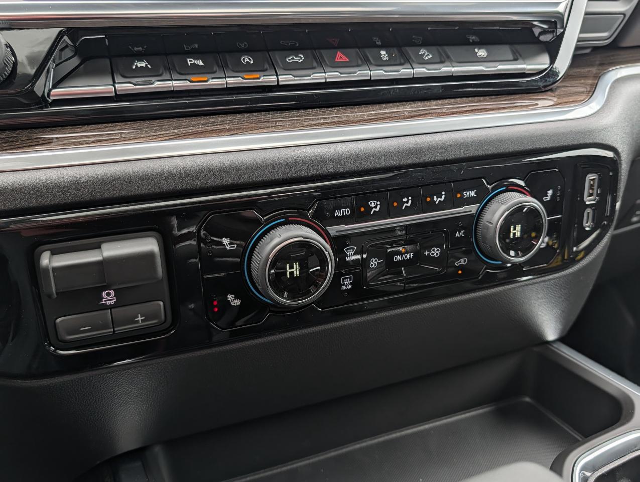 2026 Chevrolet Silverado 1500 RST Photo