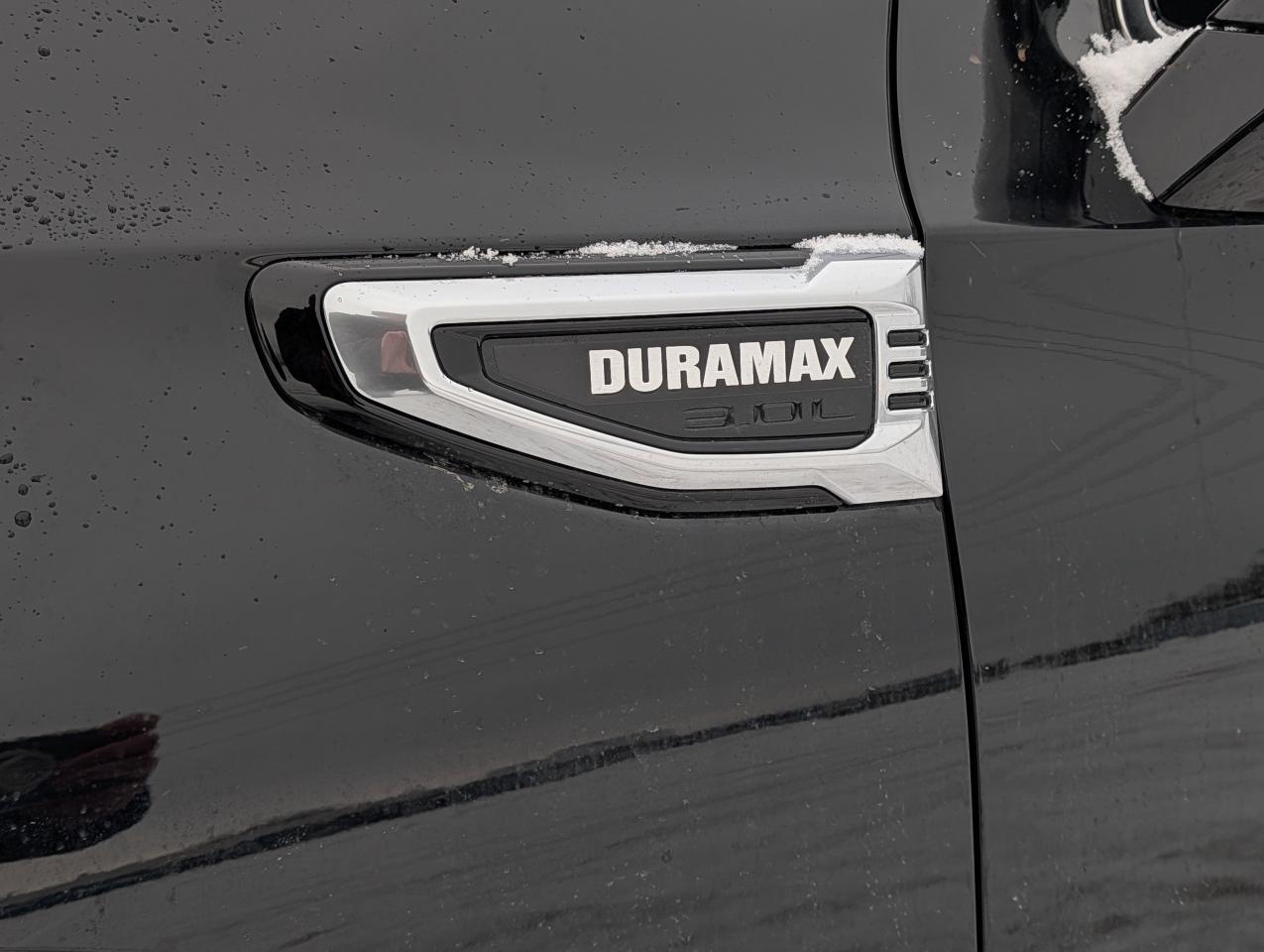 2026 GMC Yukon Denali Photo2