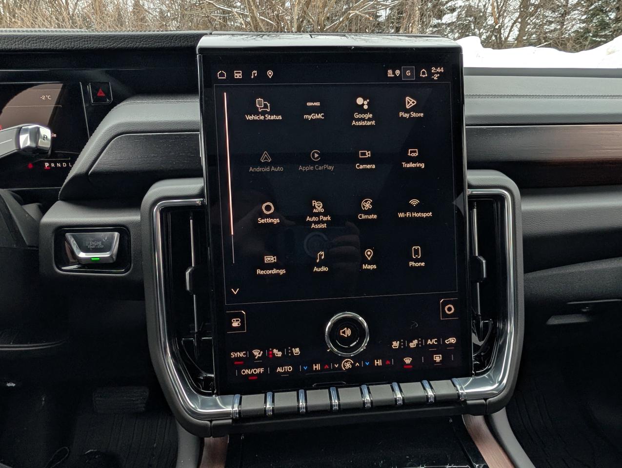 2026 GMC Yukon Denali Photo