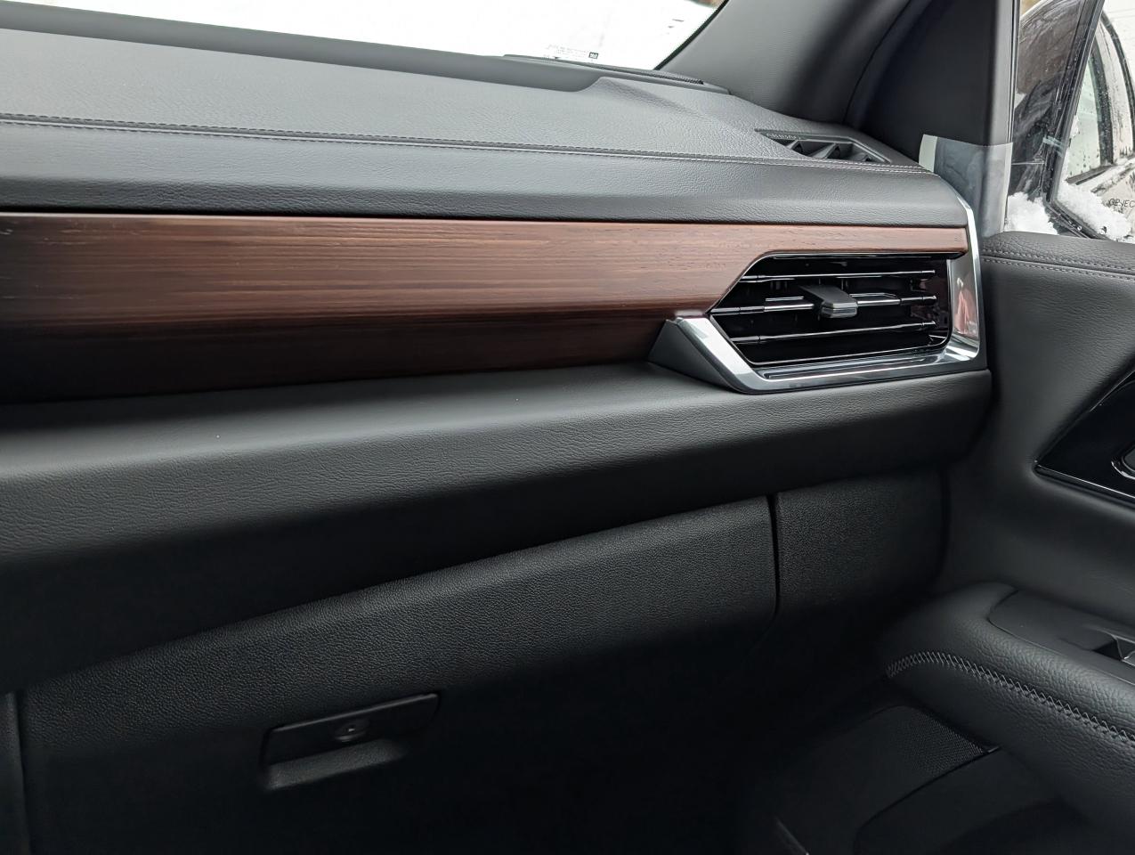 2026 GMC Yukon Denali Photo