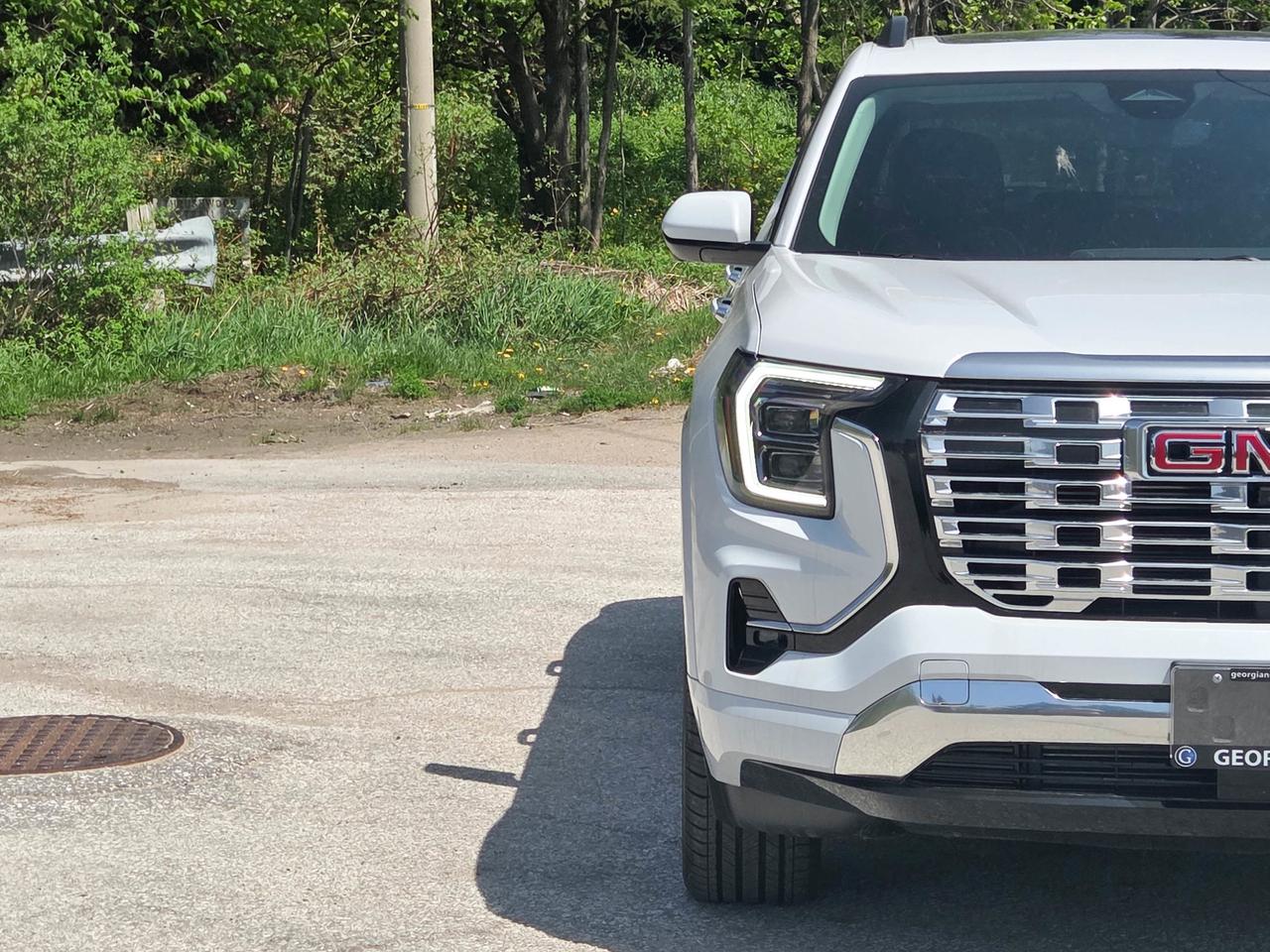 2026 GMC Terrain AWD Denali Photo4