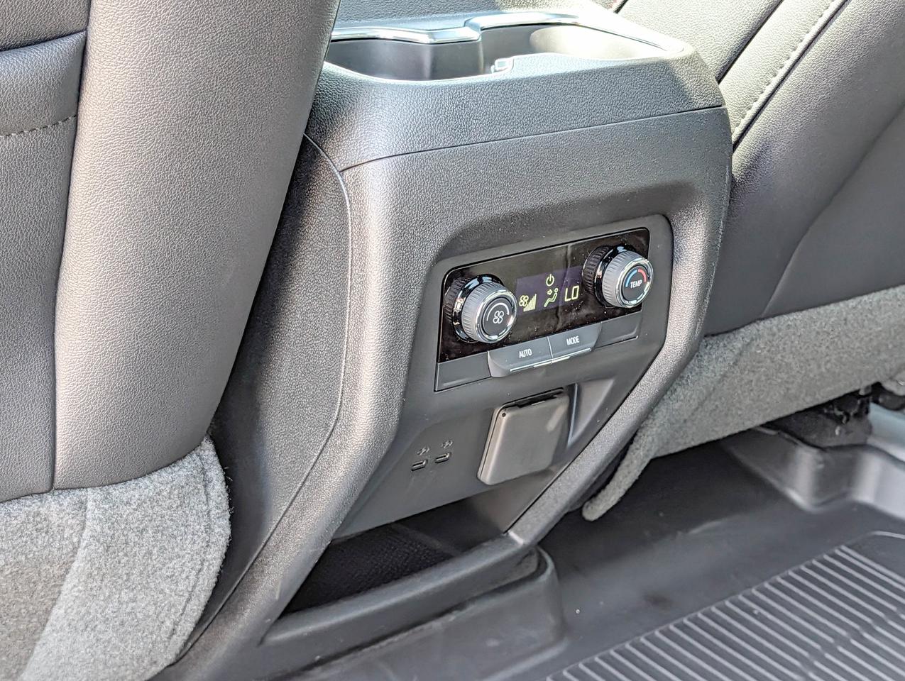 2026 Chevrolet Traverse Z71 Photo