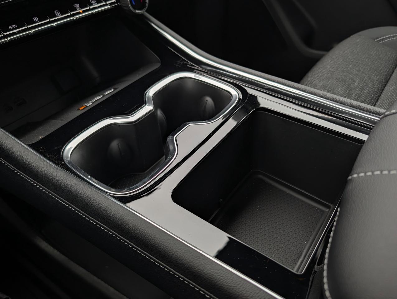 2026 Chevrolet Traverse LT Photo