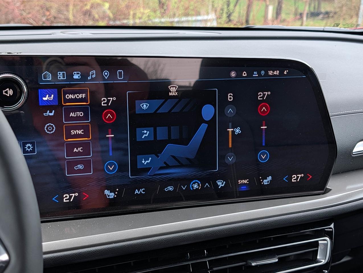 2026 Chevrolet Traverse LT Photo