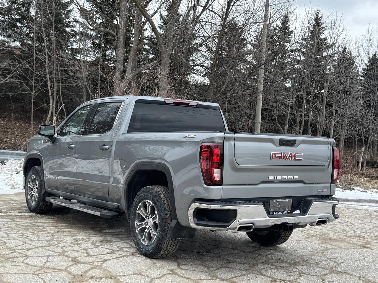 2026 GMC Sierra 1500 SLE Photo
