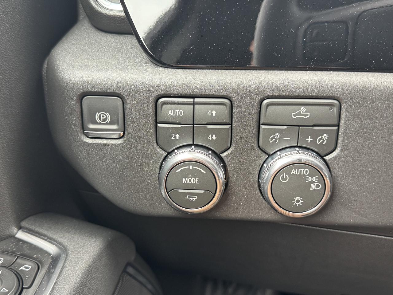 2026 GMC Sierra 1500 SLE Photo