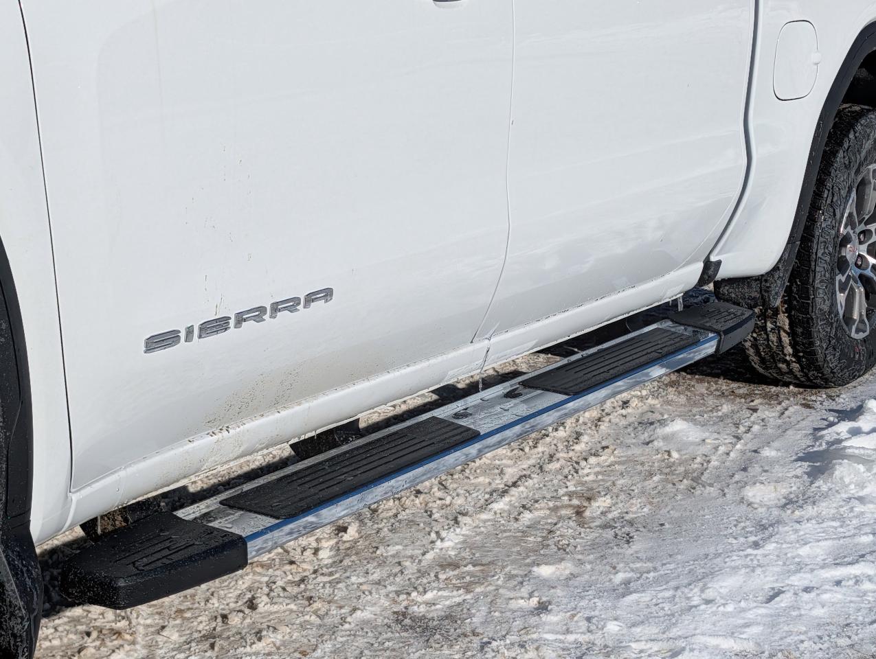 2026 GMC Sierra 1500 SLE Photo3