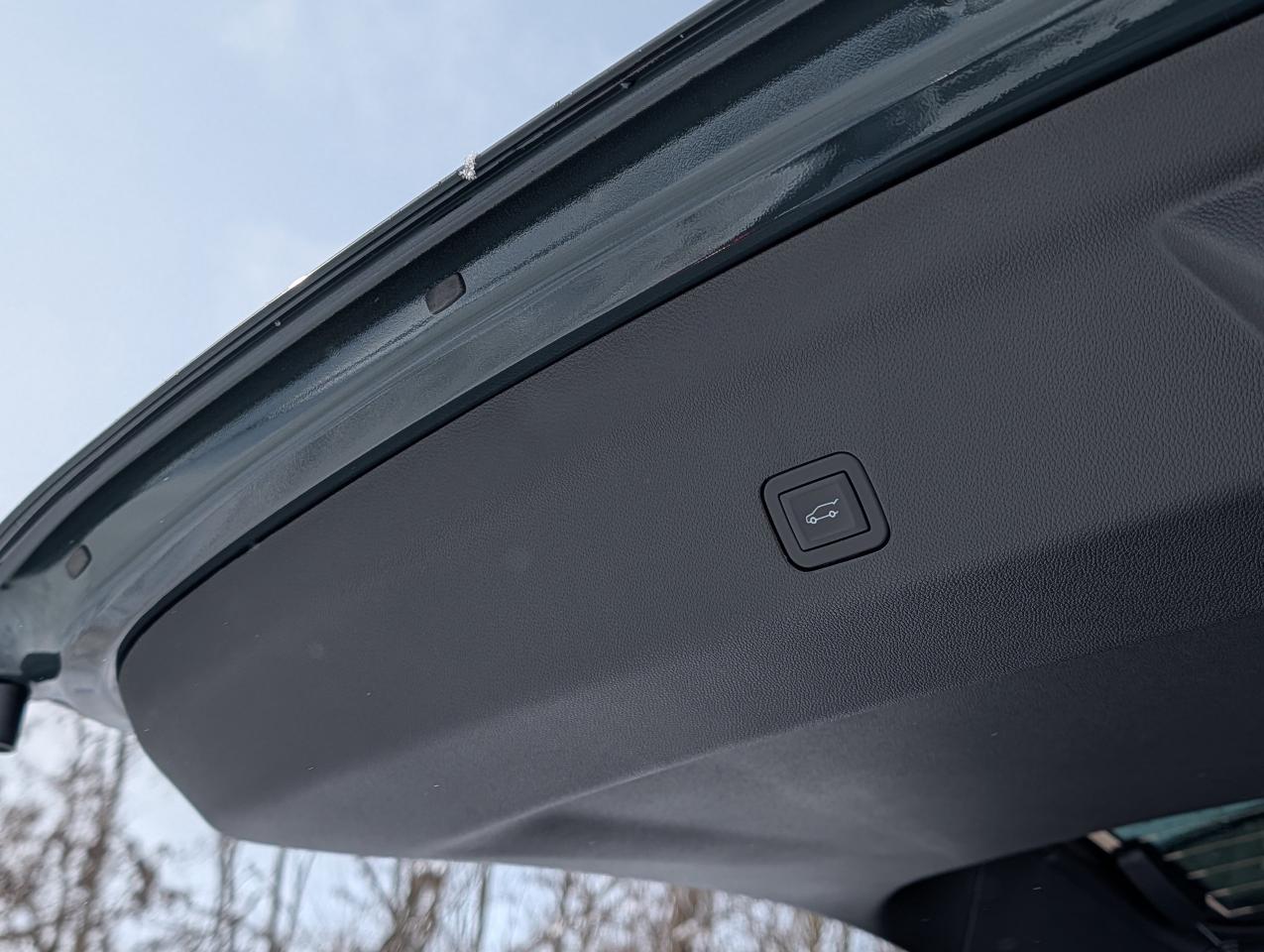 2026 GMC Yukon AT4 Photo