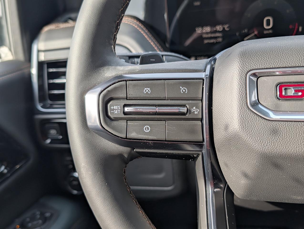 2026 GMC Yukon AT4 Photo