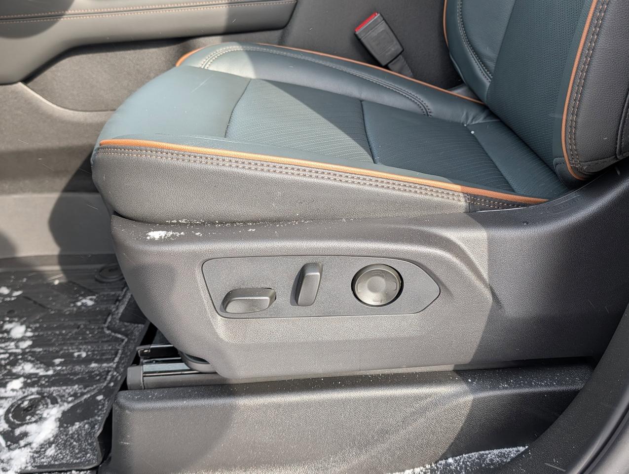 2026 GMC Yukon AT4 Photo