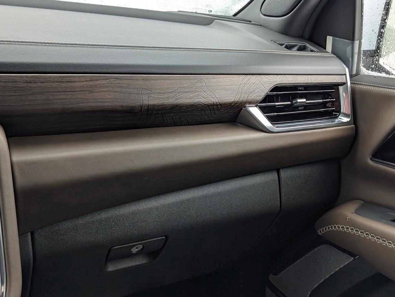 2026 GMC Yukon XL Denali Ultimate Photo