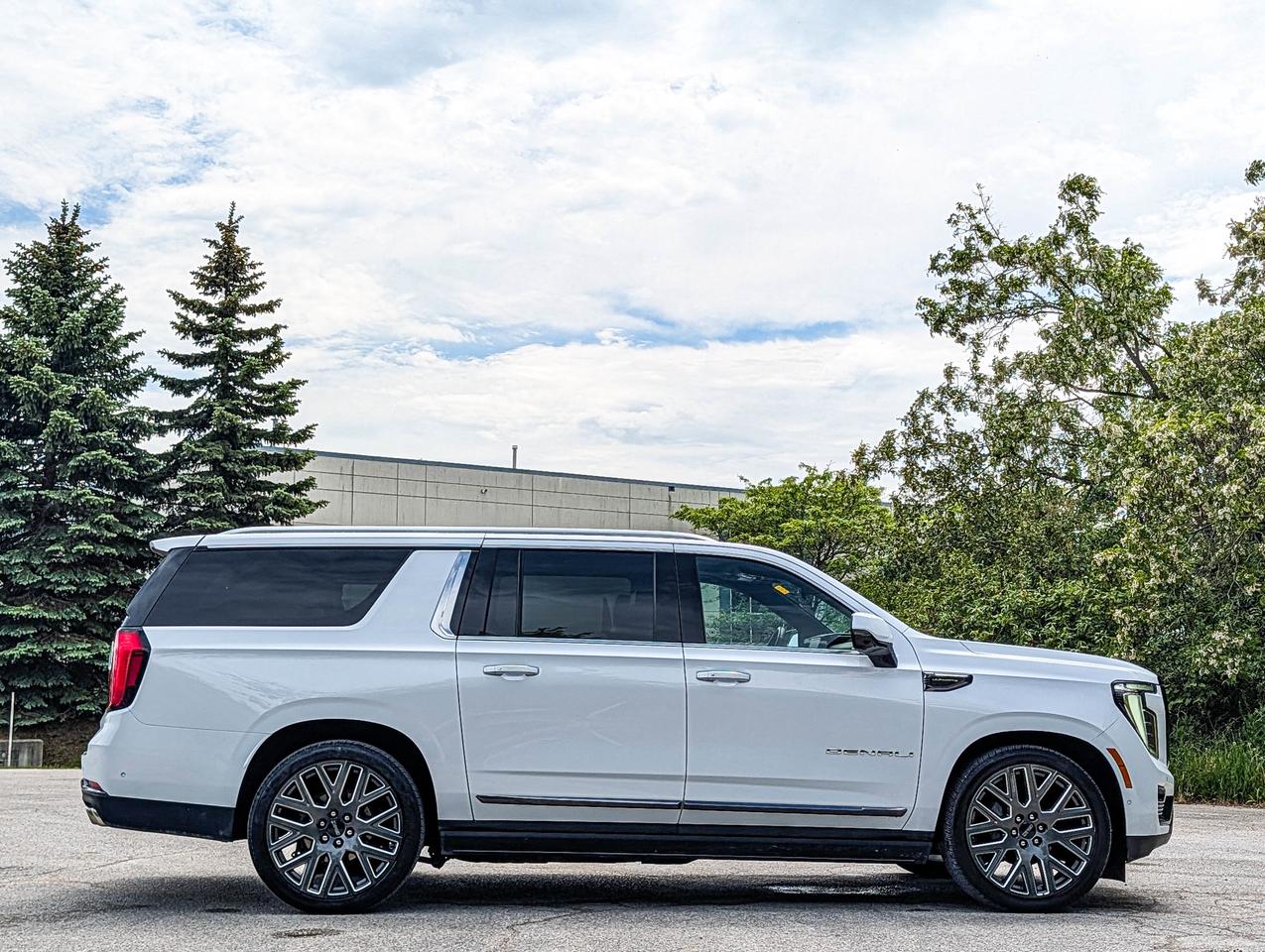 2026 GMC Yukon XL Denali Ultimate Photo