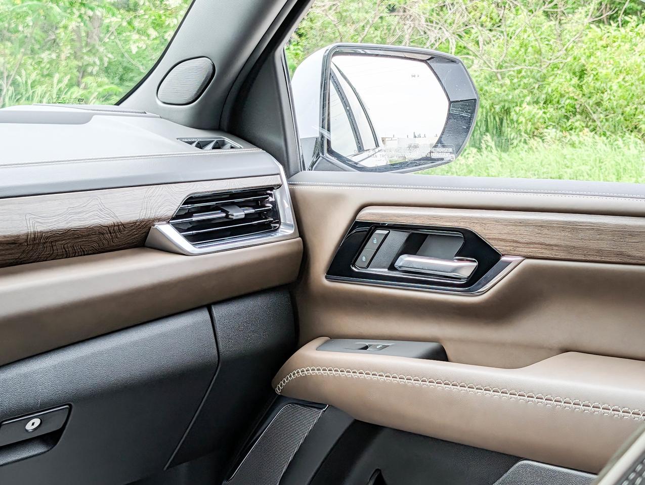 2026 GMC Yukon XL Denali Ultimate Photo