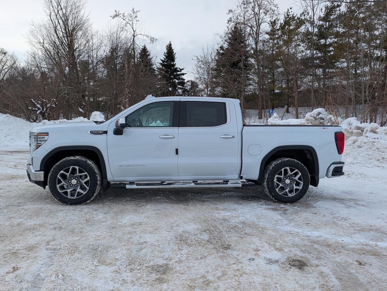 2026 GMC Sierra 1500 SLT Photo