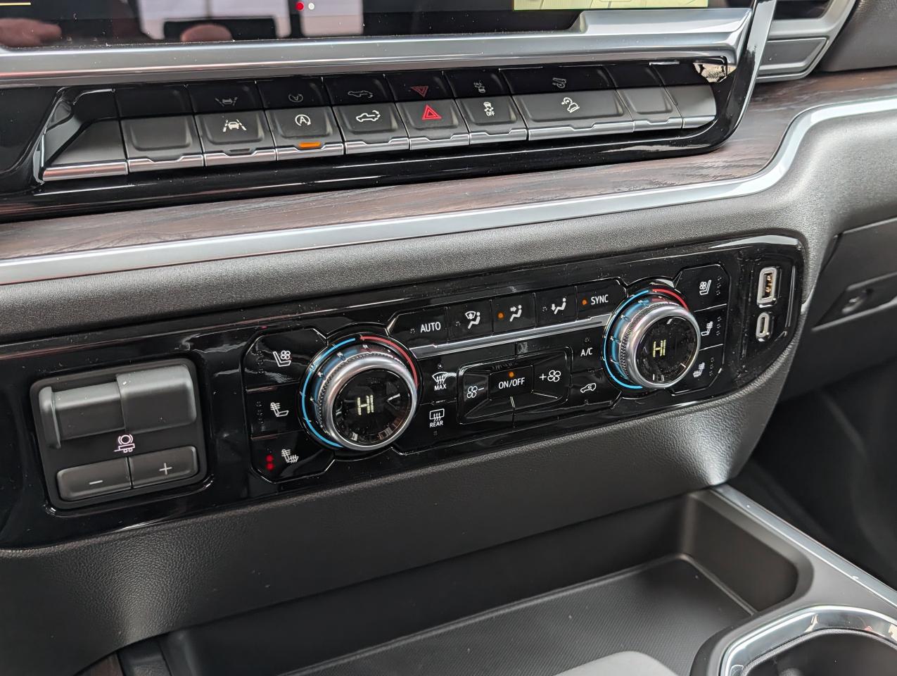 2026 GMC Sierra 1500 SLT Photo