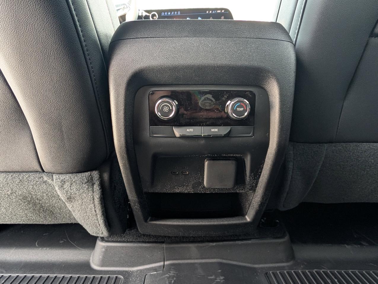 2026 Chevrolet Traverse Z71 Photo