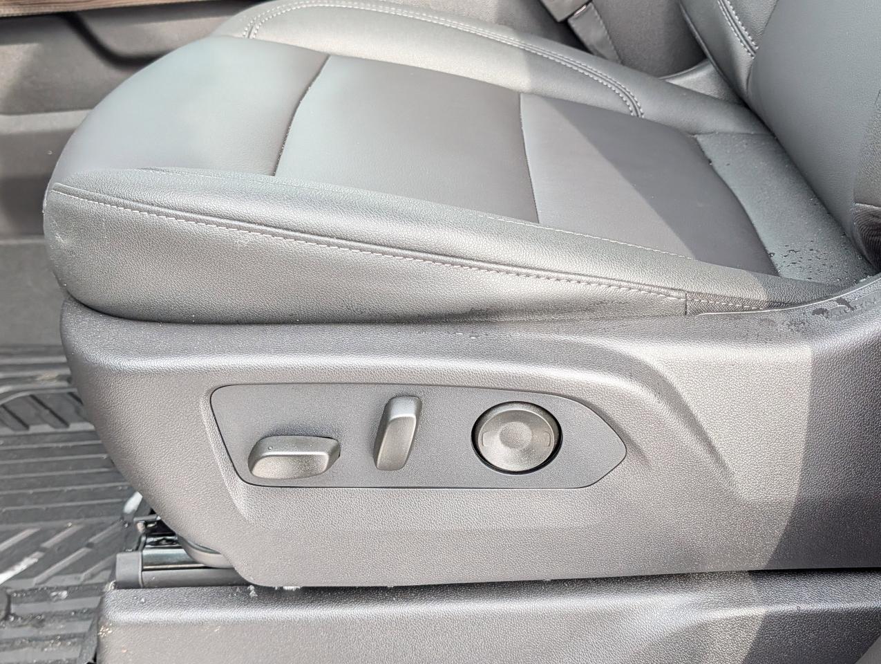 2026 Chevrolet Silverado 1500 RST Photo