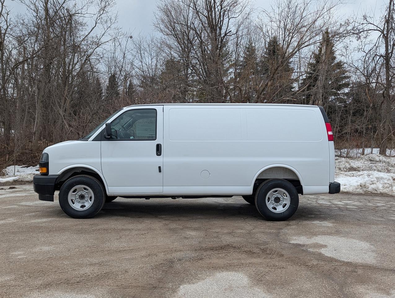 2026 Chevrolet Express Cargo Van  Photo4
