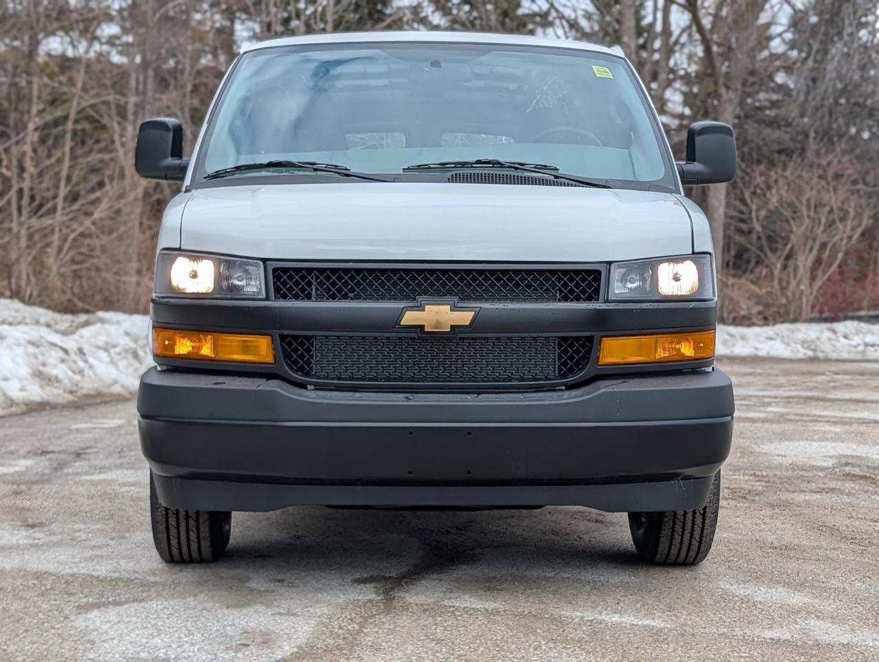 2026 Chevrolet Express Cargo Van  Photo