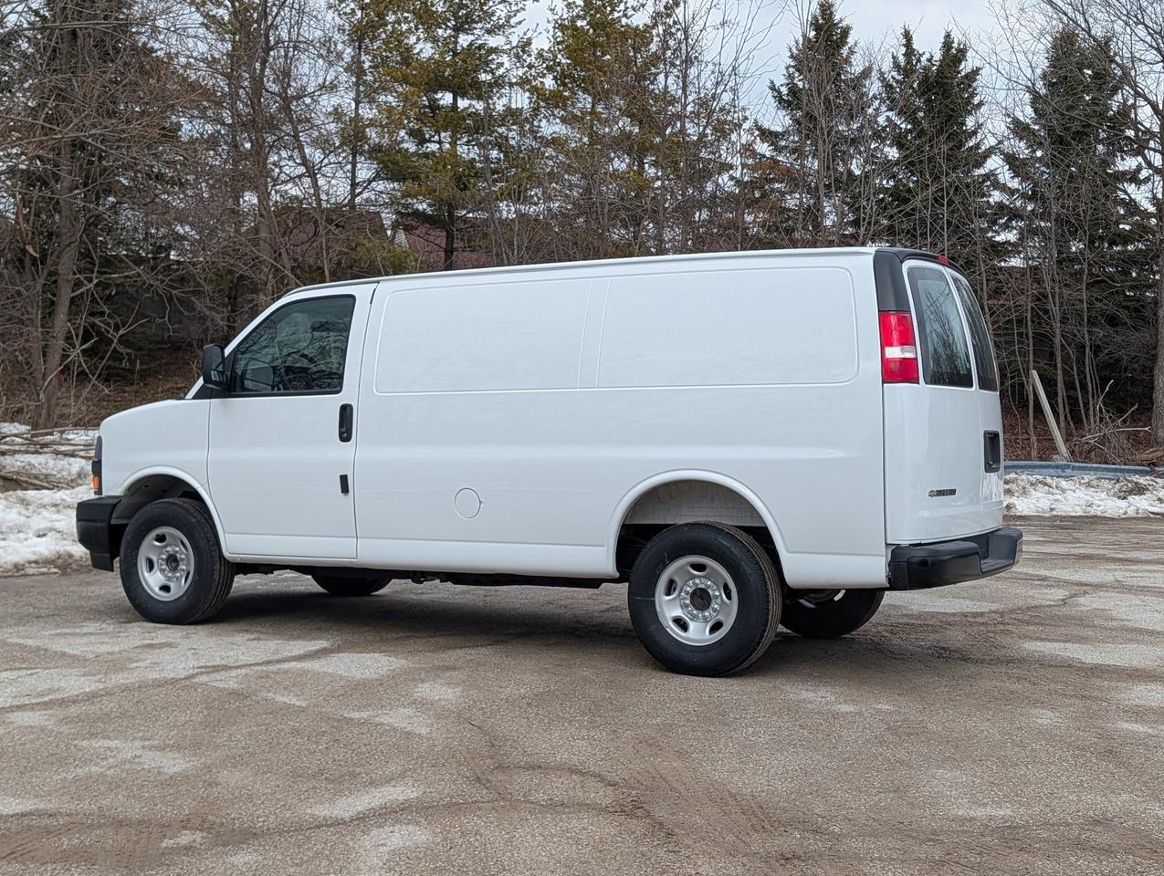2026 Chevrolet Express Cargo Van  Photo