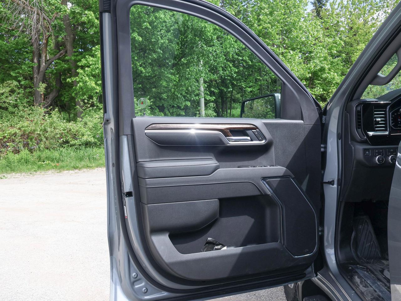 2026 GMC Sierra 1500 SLE Photo