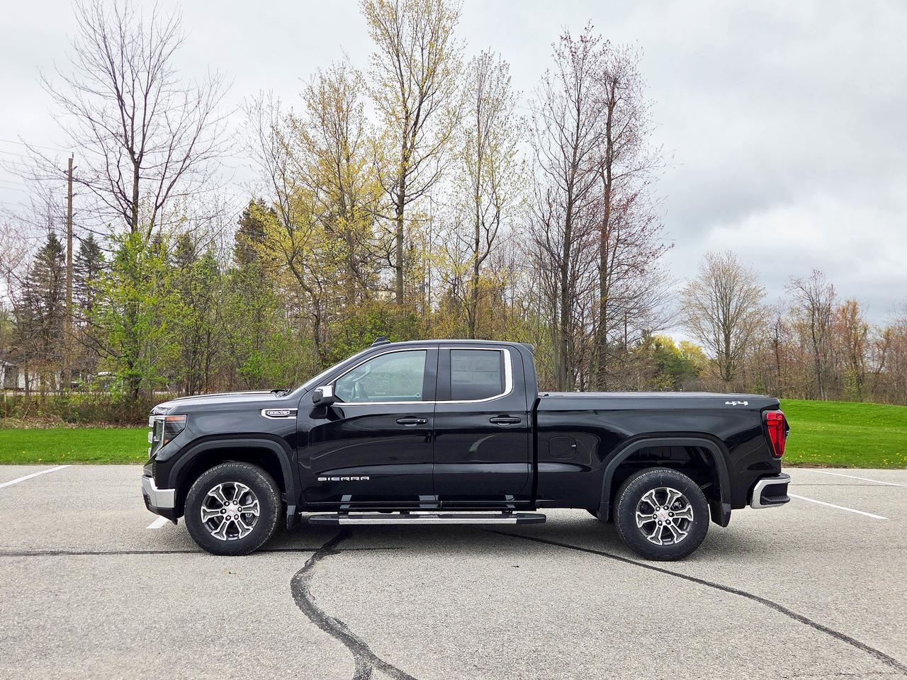 2026 GMC Sierra 1500 SLE Photo