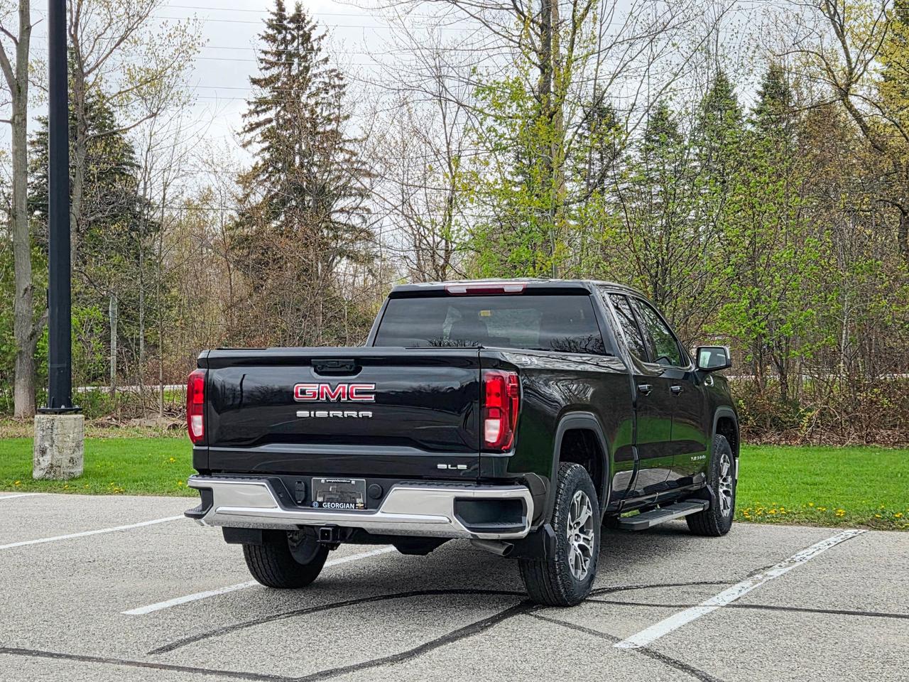 2026 GMC Sierra 1500 SLE Photo