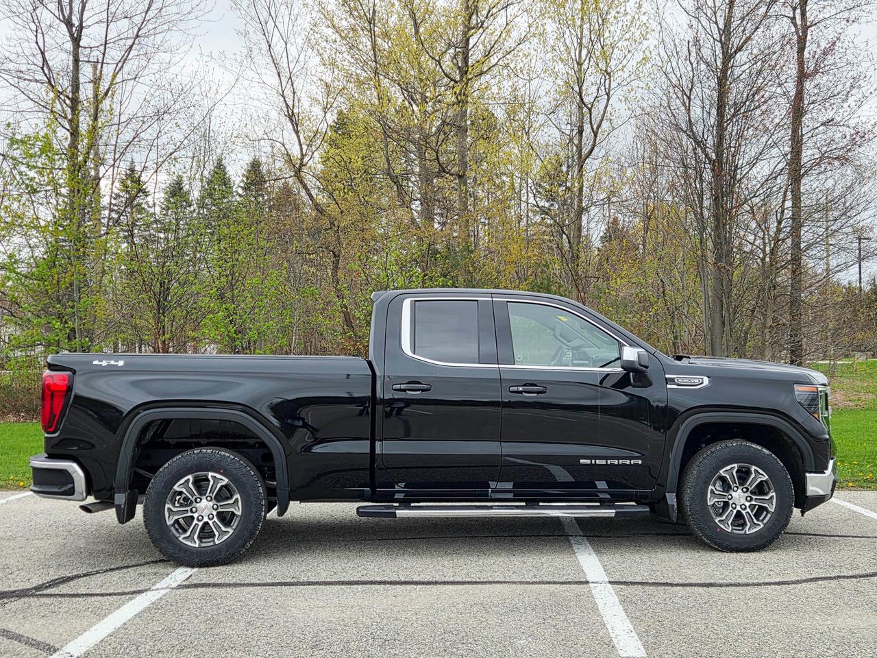 2026 GMC Sierra 1500 SLE Photo