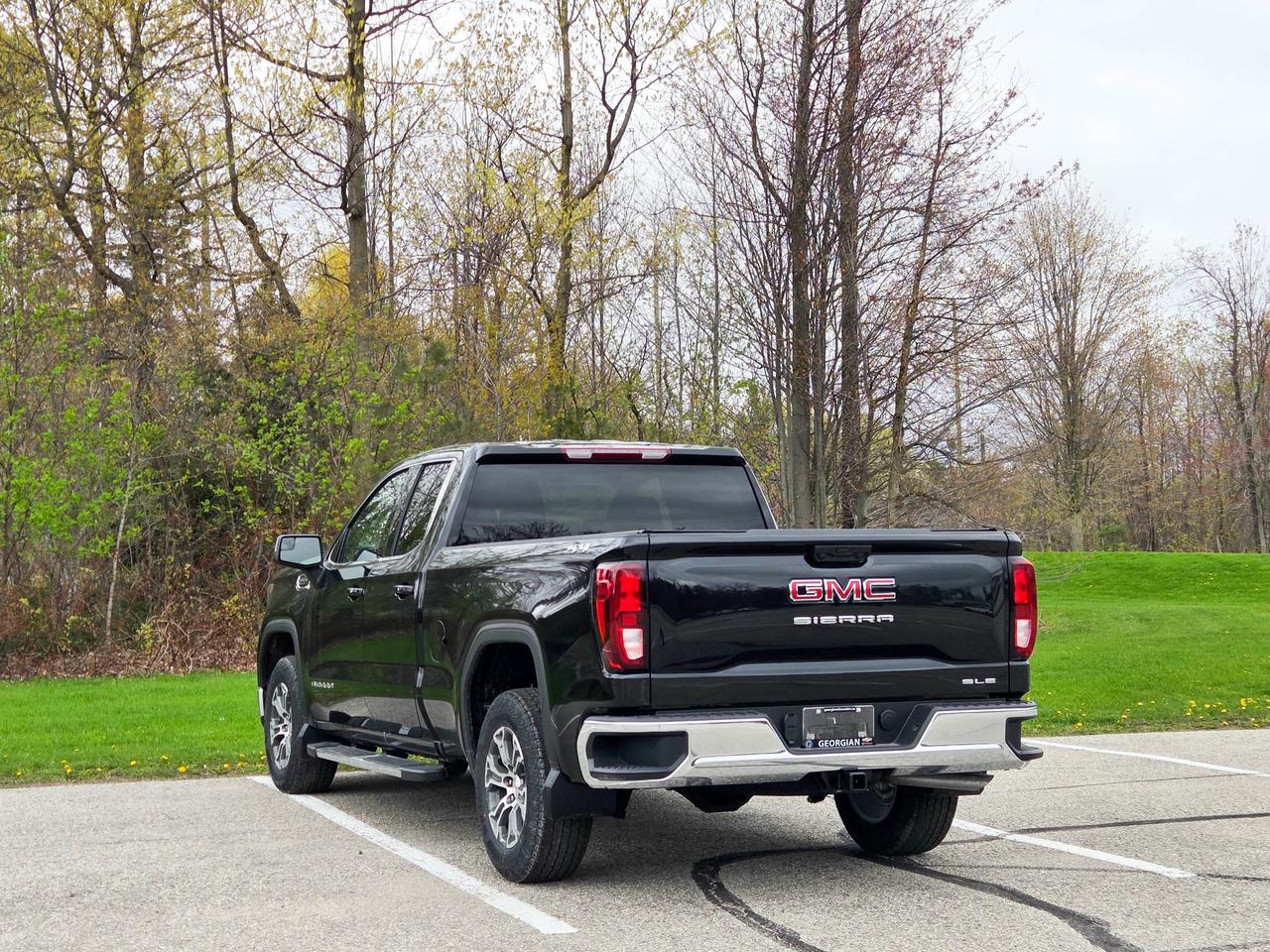2026 GMC Sierra 1500 SLE Photo