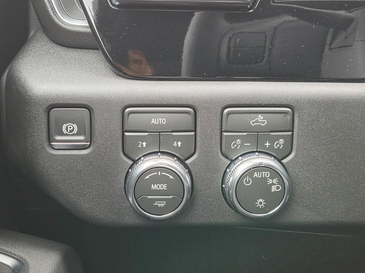 2026 GMC Sierra 1500 SLE Photo