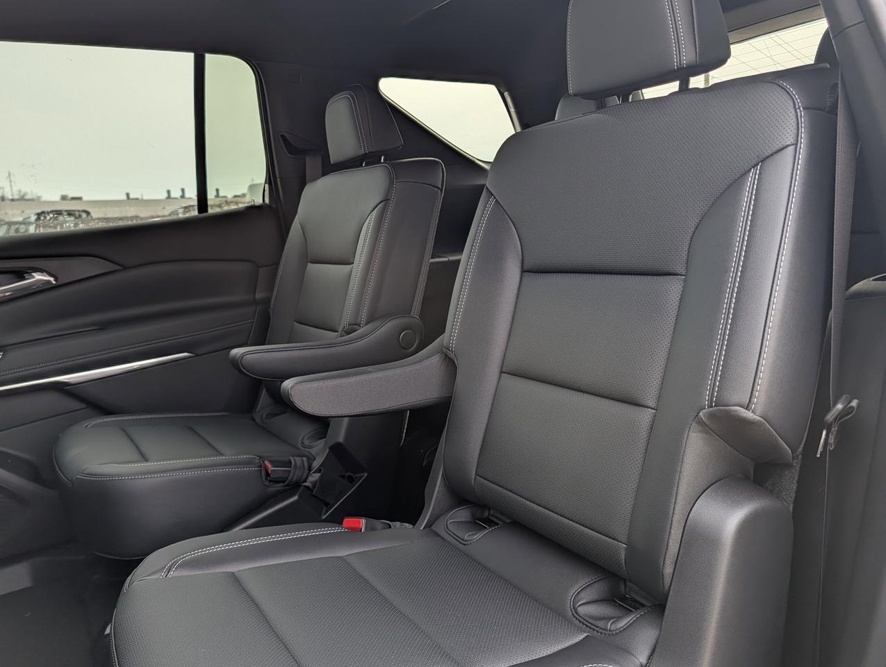 2026 Chevrolet Traverse LT Photo