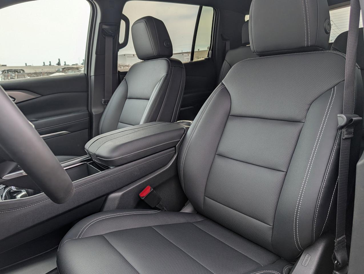 2026 Chevrolet Traverse LT Photo